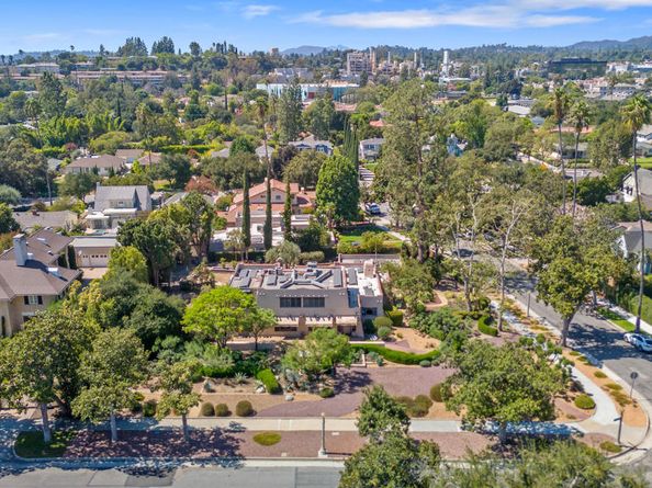 1205 S Oakland Avenue, Pasadena CA 91106