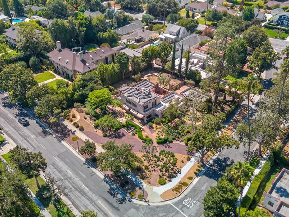 1205 S Oakland Avenue, Pasadena CA 91106