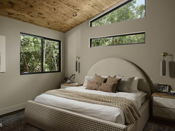 12406 La Maida St Street, Los Angeles CA 91607
