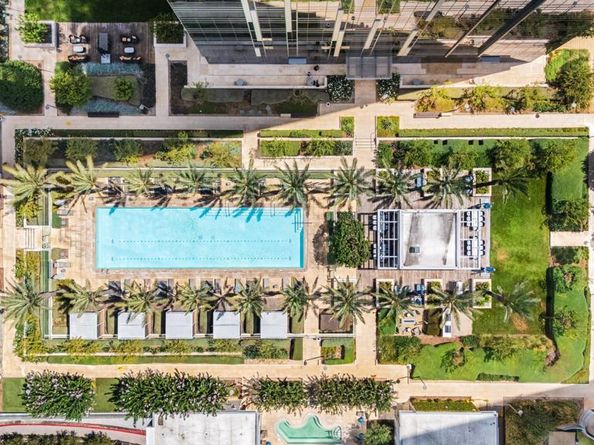 877 Francisco Street 1506, Los Angeles CA 90017