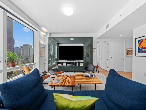 877 Francisco Street 1506, Los Angeles CA 90017