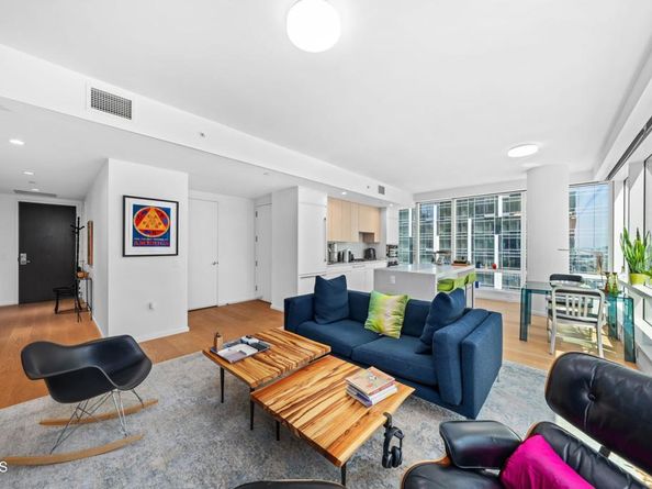 877 Francisco Street 1506, Los Angeles CA 90017