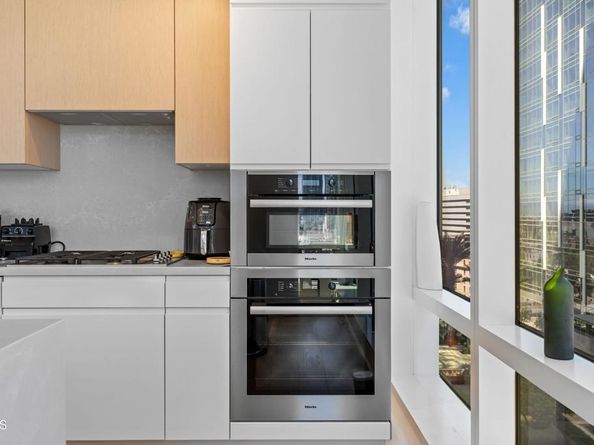 877 Francisco Street 1506, Los Angeles CA 90017