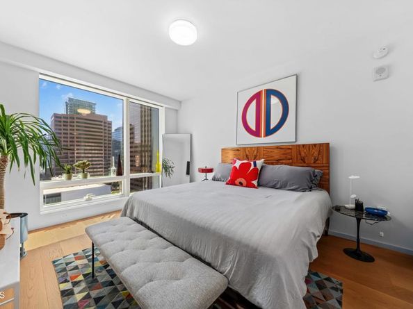 877 Francisco Street 1506, Los Angeles CA 90017