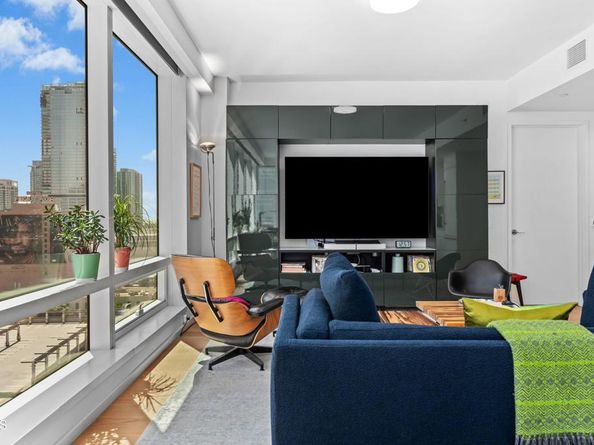 877 Francisco Street 1506, Los Angeles CA 90017