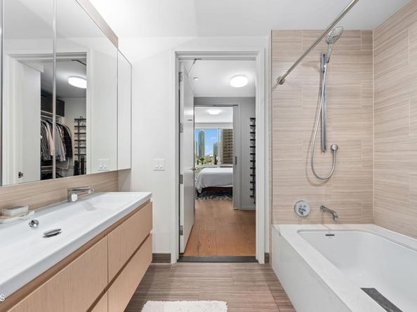 877 Francisco Street 1506, Los Angeles CA 90017