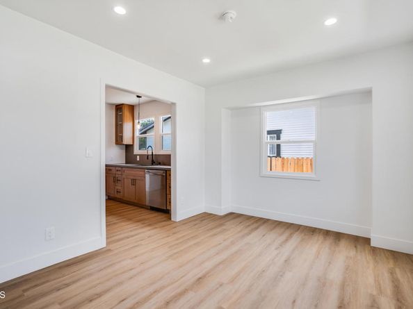 1210 W 70th Street, Los Angeles CA 90044