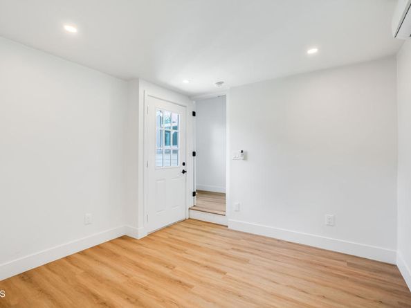 1210 W 70th Street, Los Angeles CA 90044