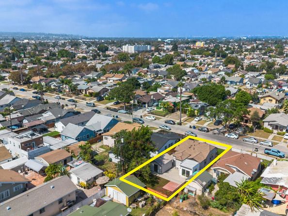 1210 W 70th Street, Los Angeles CA 90044