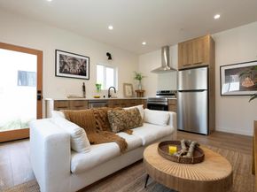 2911 1/2 N Coolidge Avenue, Los Angeles CA 90039