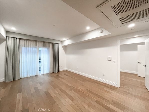 2939 Leeward Avenue 419, Los Angeles CA 90005