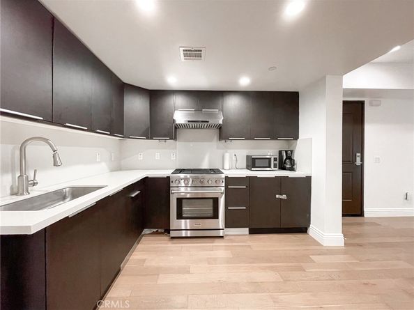 2939 Leeward Avenue 419, Los Angeles CA 90005