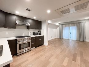 2939 Leeward Avenue 419, Los Angeles CA 90005