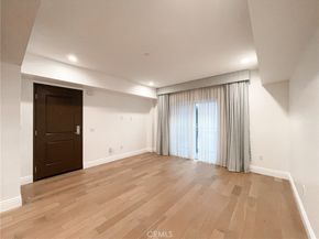 2939 Leeward Avenue 419, Los Angeles CA 90005