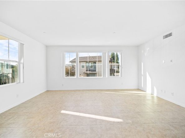 227 Promenade, Pomona CA 91767