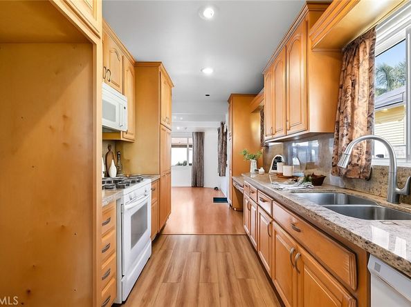 457 Chester Place, Pomona CA 91768