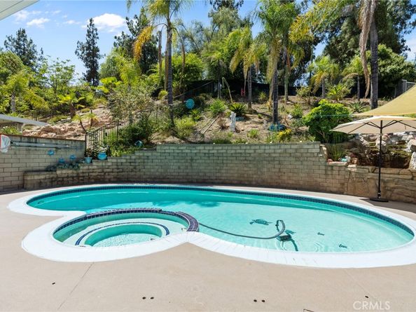 11 Rising Hill Road, Pomona CA 91766