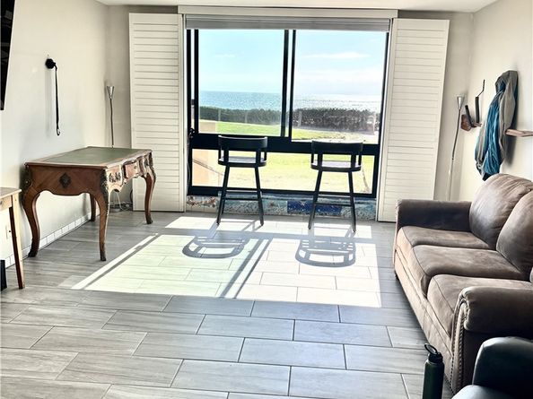 4667 Ocean Boulevard 106, San Diego CA 92109