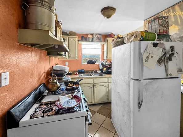 3729 Paloma Street, Los Angeles CA 90011