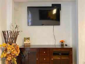 1364 61ST E 61st, Los Angeles CA 90001