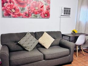 1364 61ST E 61st, Los Angeles CA 90001