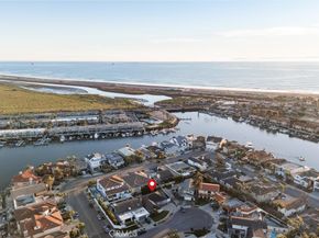 3922 Kitten Circle, Huntington Beach CA 92649