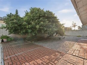 3922 Kitten Circle, Huntington Beach CA 92649