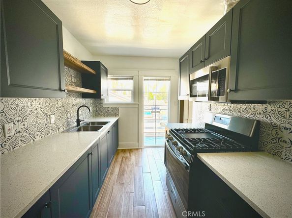 279 Redondo Avenue, Long Beach CA 90803