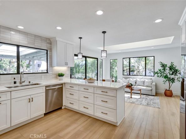 5515 Thunderbird, La Jolla CA 92037