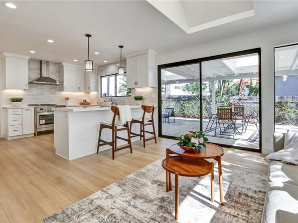 5515 Thunderbird, La Jolla CA 92037