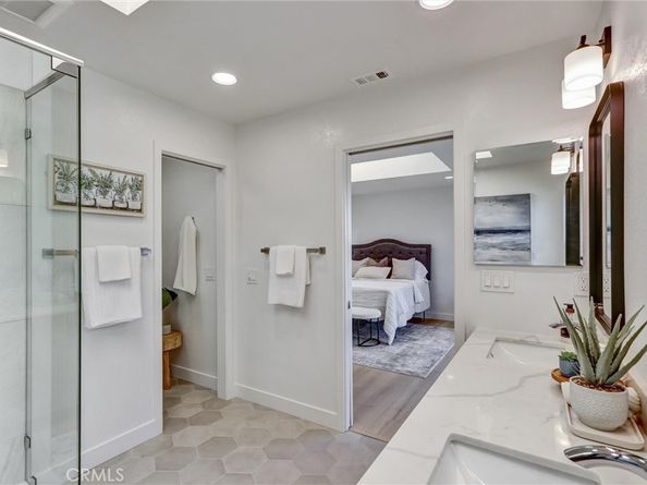 5515 Thunderbird, La Jolla CA 92037