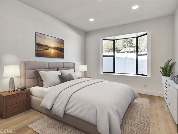 5515 Thunderbird, La Jolla CA 92037