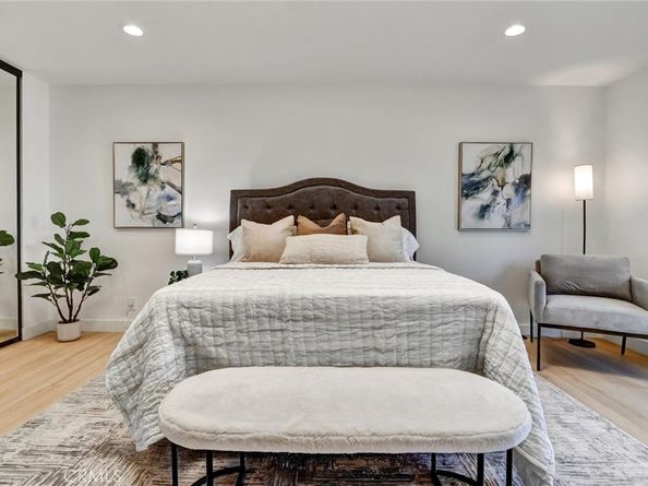 5515 Thunderbird, La Jolla CA 92037