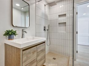 5515 Thunderbird, La Jolla CA 92037