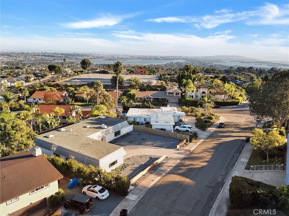 5515 Thunderbird, La Jolla CA 92037