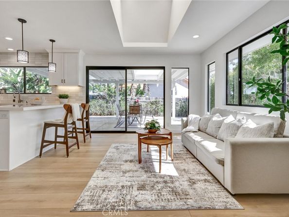 5515 Thunderbird, La Jolla CA 92037