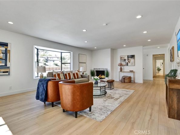 5515 Thunderbird, La Jolla CA 92037