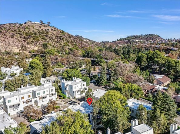 166 N Singingwood Street 3, Orange CA 92869