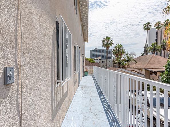 1125 Linden Avenue, Long Beach CA 90813