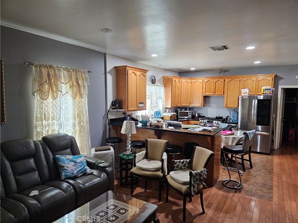 1517 S Westmoreland Avenue, Los Angeles CA 90006