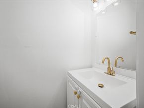 5740 S Glennie Lane C, Los Angeles CA 90016