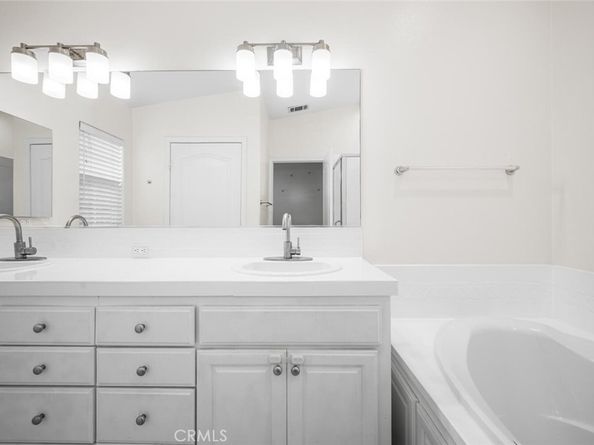 5740 S Glennie Lane C, Los Angeles CA 90016