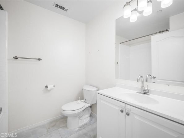 5740 S Glennie Lane C, Los Angeles CA 90016