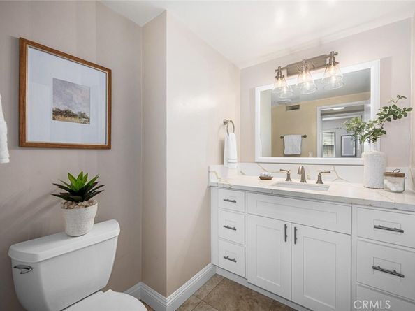 3260 Lilly Avenue, Long Beach CA 90808