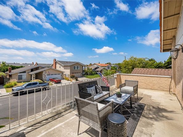 3260 Lilly Avenue, Long Beach CA 90808