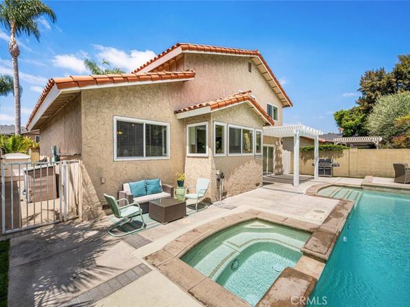 3260 Lilly Avenue, Long Beach CA 90808