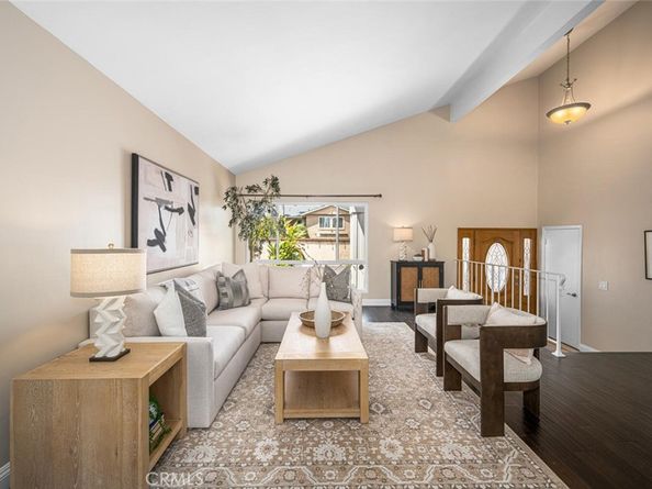 3260 Lilly Avenue, Long Beach CA 90808