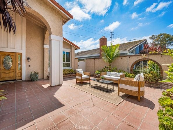 3260 Lilly Avenue, Long Beach CA 90808