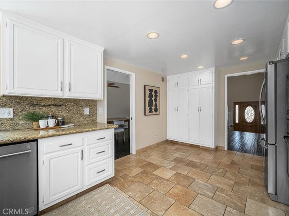 3260 Lilly Avenue, Long Beach CA 90808