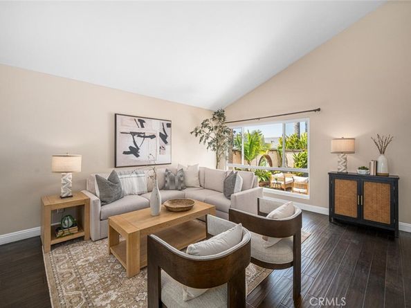 3260 Lilly Avenue, Long Beach CA 90808